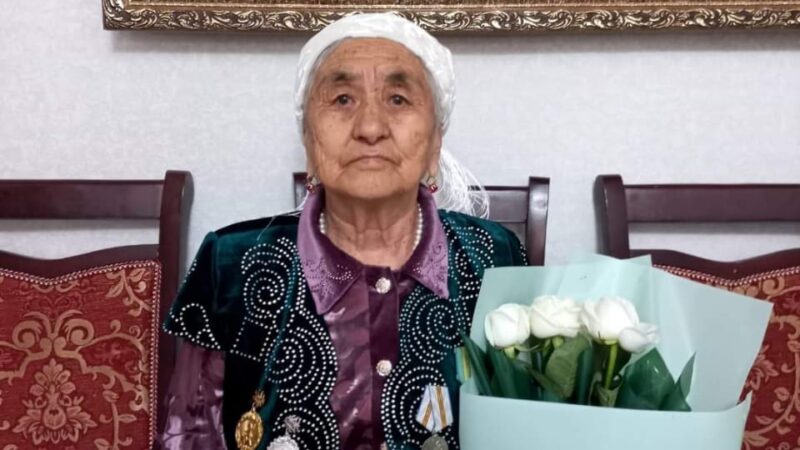 Тыл ардагері Бәтен Қауымбаеваны құттықтап қайттық